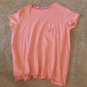 vineyard vines t-shirt